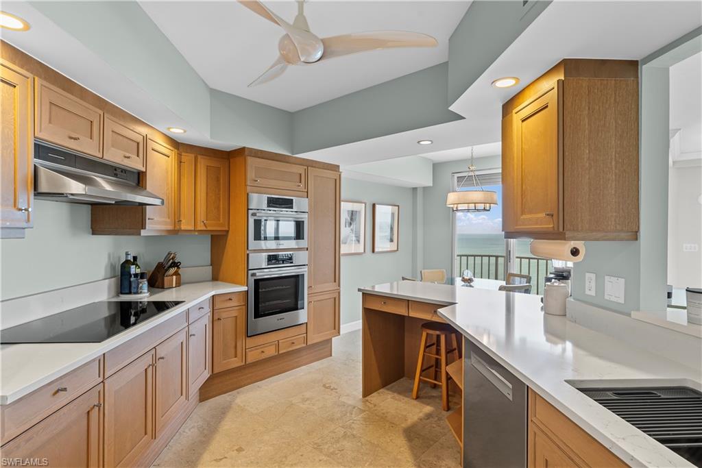 CONTESSA AT BAY COLONY - Residential