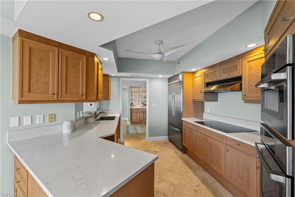 CONTESSA AT BAY COLONY - Residential