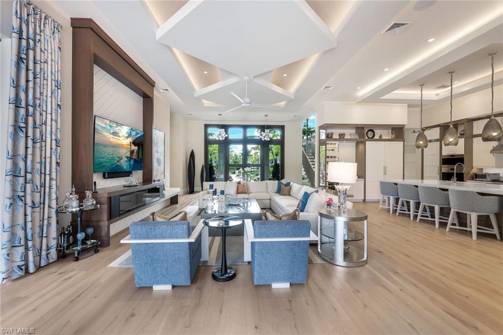 PINE RIDGE - Residential