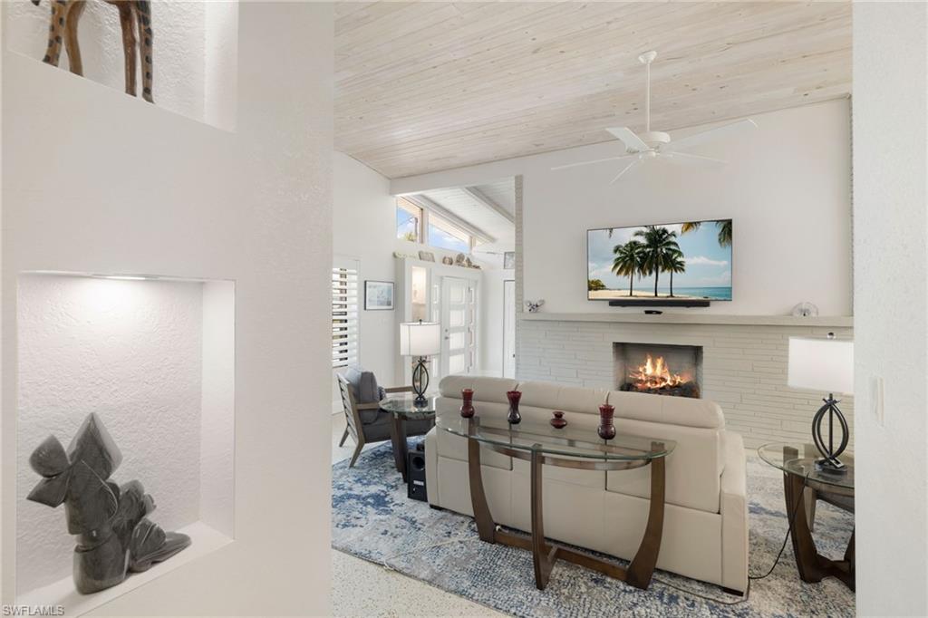 YACHT CLUB COLONY - Residential