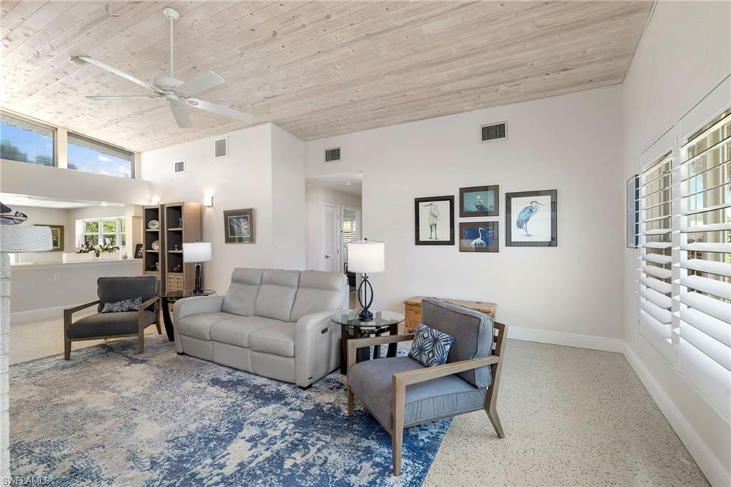 YACHT CLUB COLONY - Residential