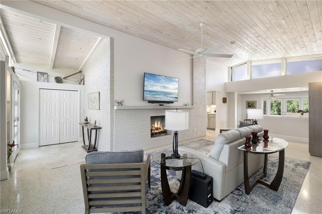 YACHT CLUB COLONY - Residential