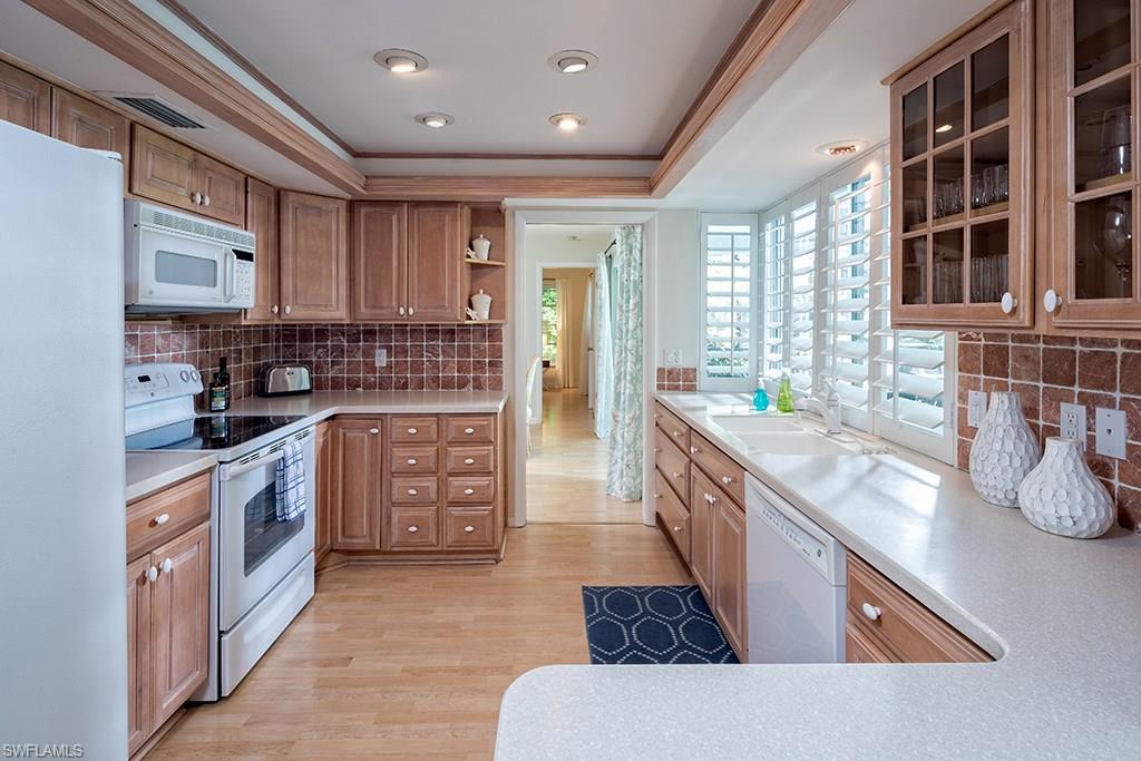 MOORINGS - Residential