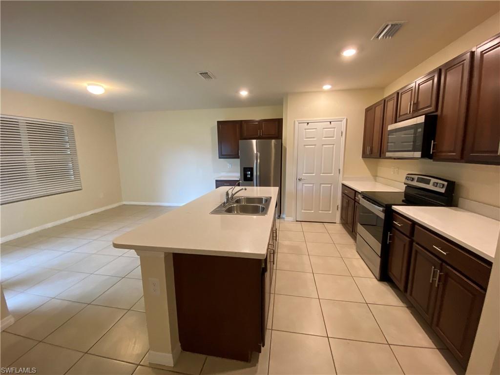 CAPE CORAL - Residential Lease