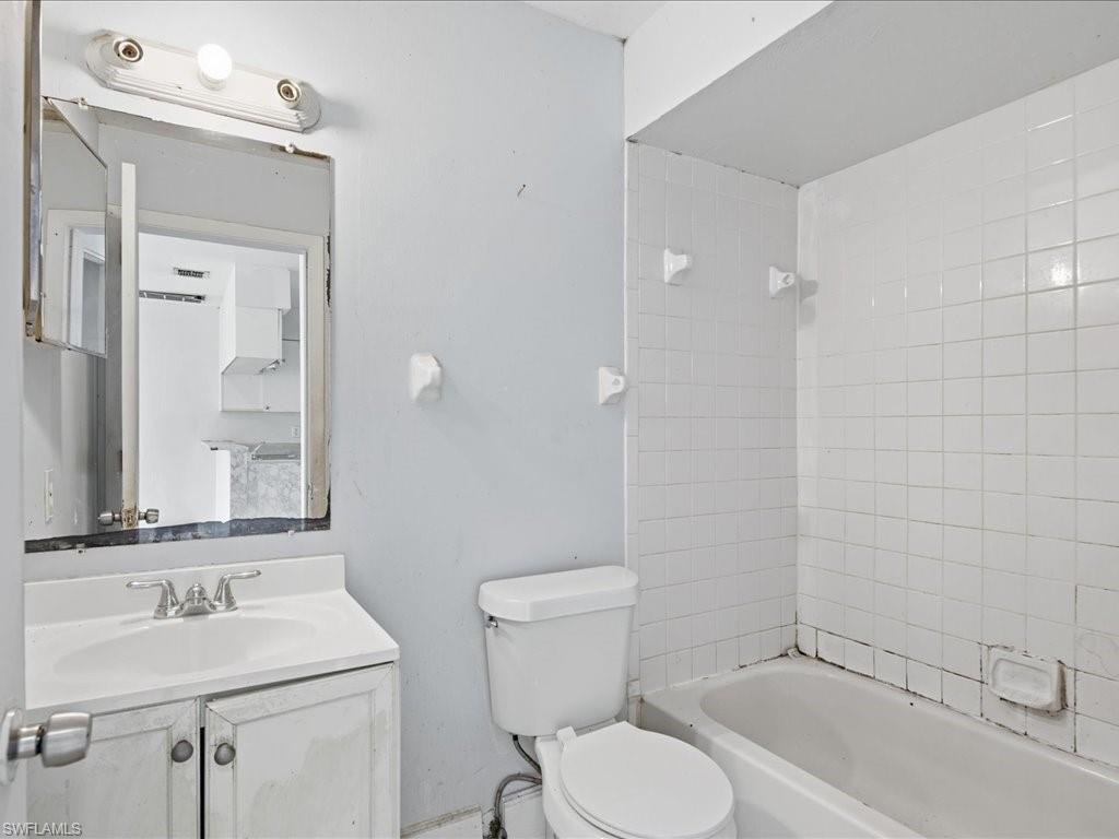 GOLDEN GATE CITY - Residential Income