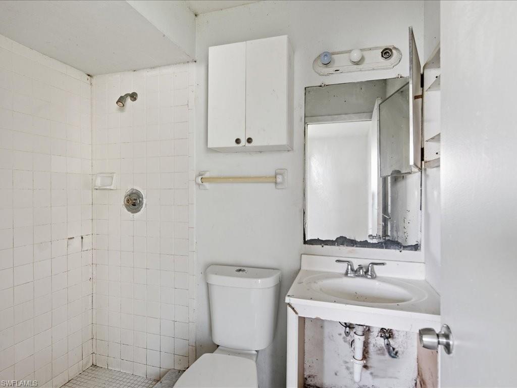 GOLDEN GATE CITY - Residential Income