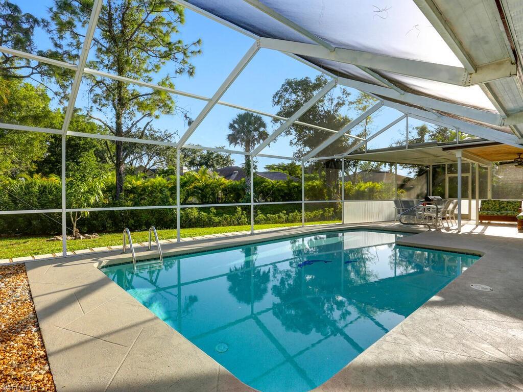 QUEENS PARK AT LAGO VERDE - Residential
