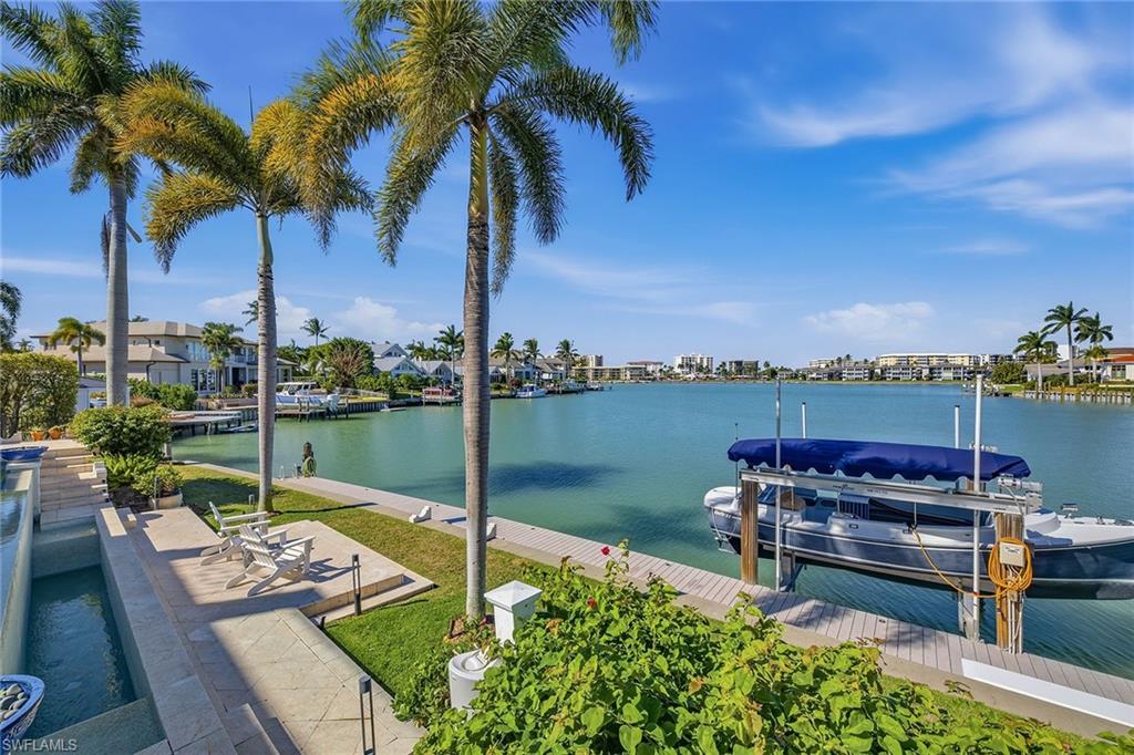 MOORINGS - Residential