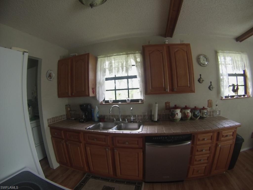 TROPIC ACRES - Residential