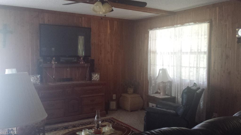 TROPIC ACRES - Residential