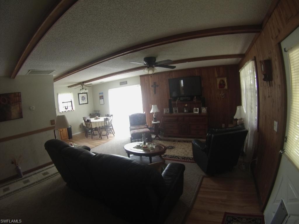 TROPIC ACRES - Residential