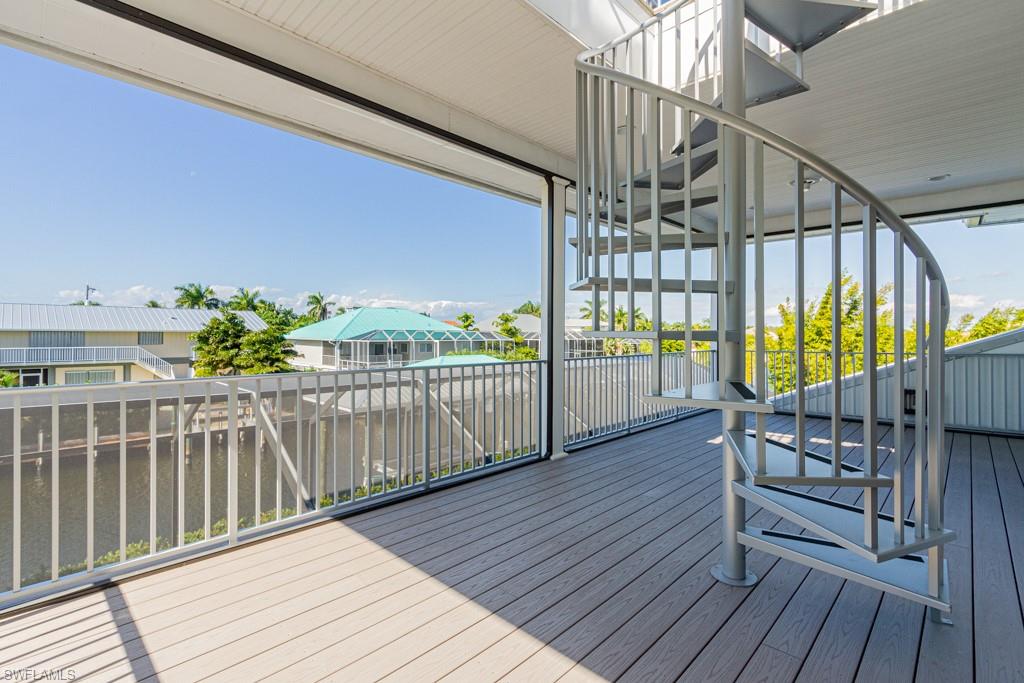 SANDPIPER POINT - Residential