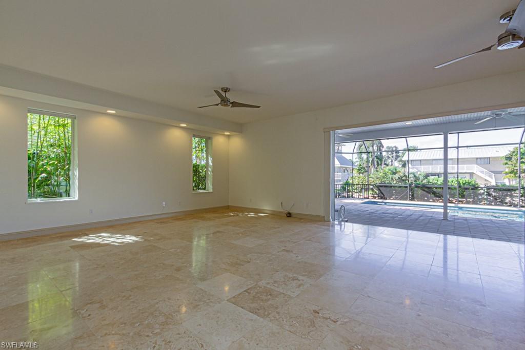 SANDPIPER POINT - Residential