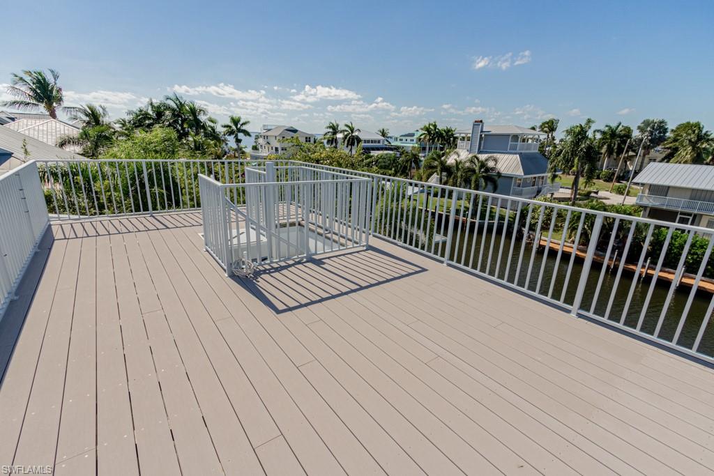 SANDPIPER POINT - Residential