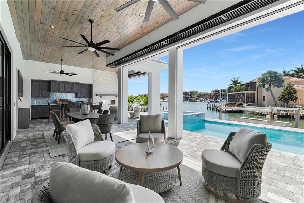 MARCO BEACH - Residential