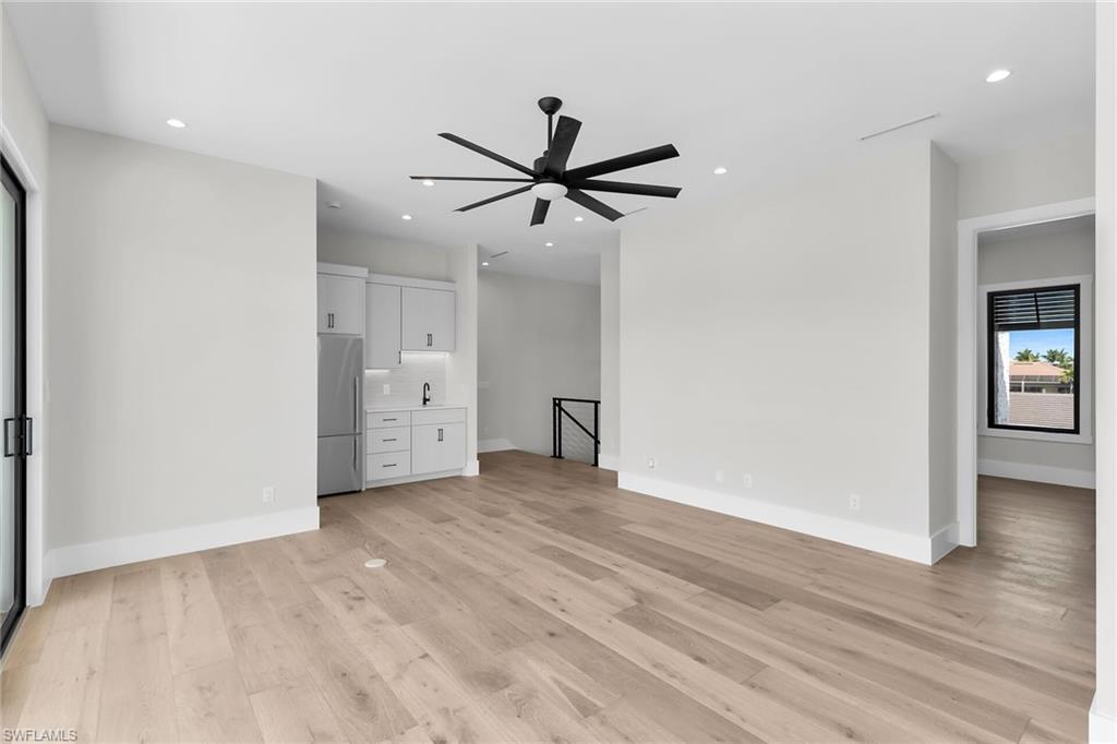 MARCO BEACH - Residential