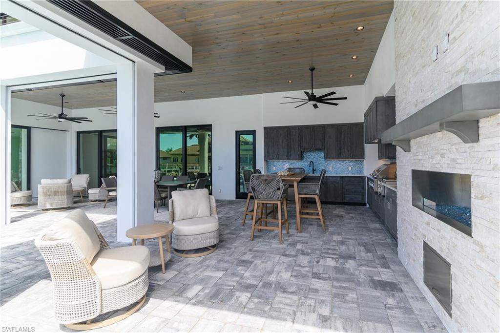 MARCO BEACH - Residential