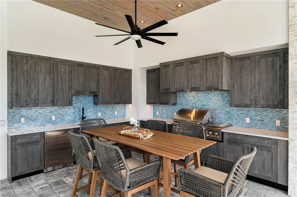 MARCO BEACH - Residential