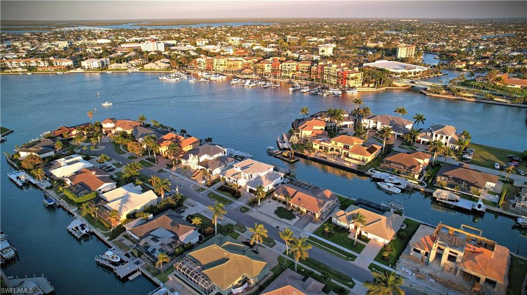 MARCO BEACH - Residential