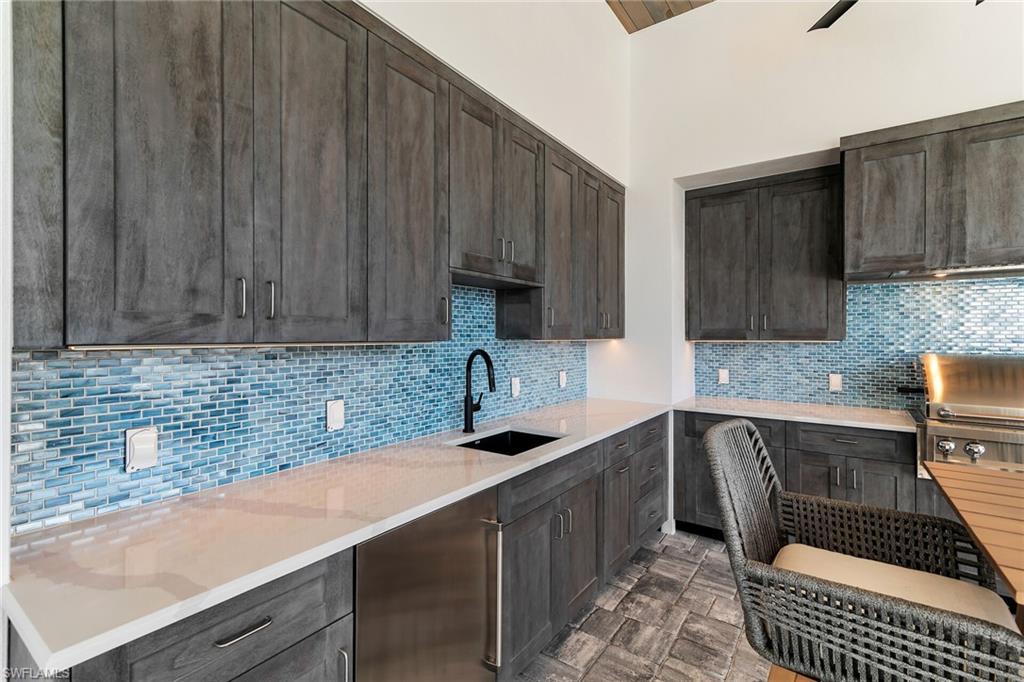 MARCO BEACH - Residential