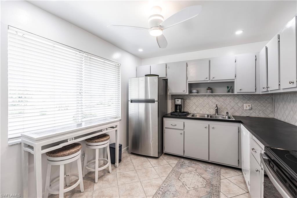 GLADES COUNTRY CLUB - Residential