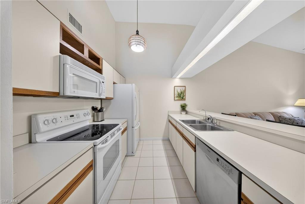 VILLAS VILLAGE - Residential