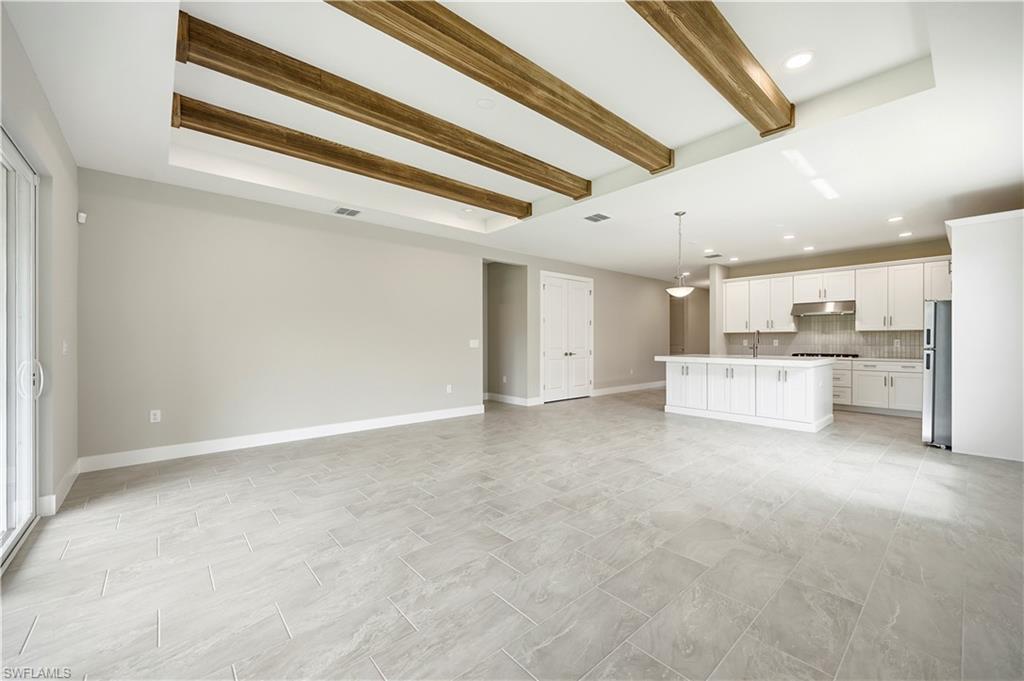 SEVEN SHORES - Residential
