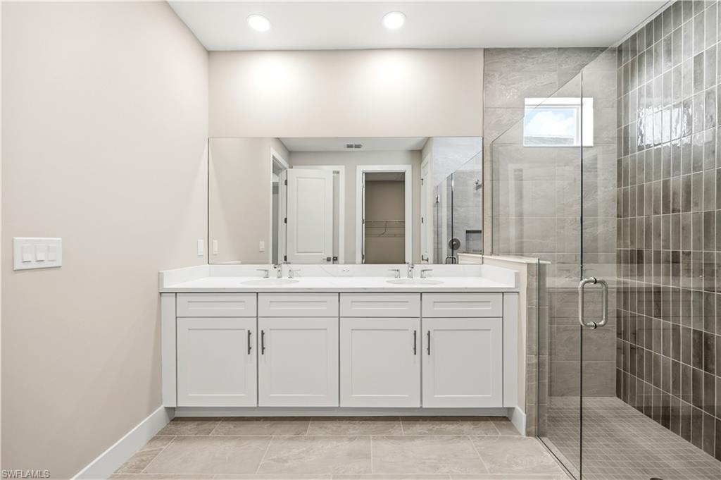SEVEN SHORES - Residential