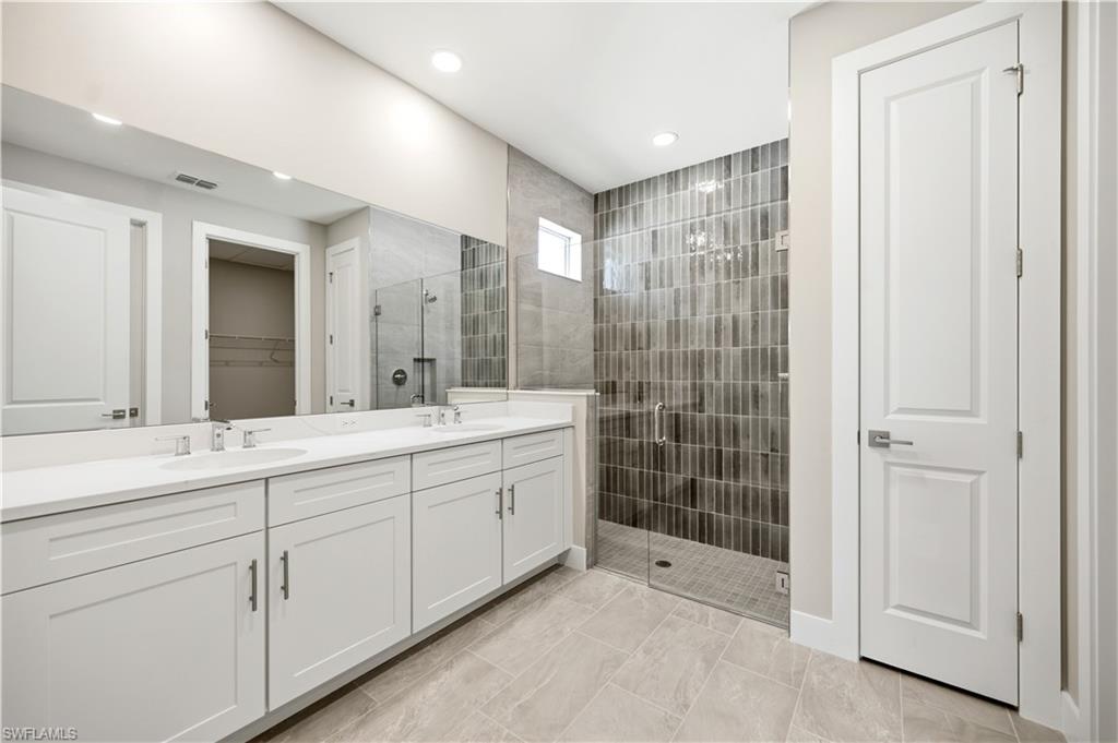 SEVEN SHORES - Residential