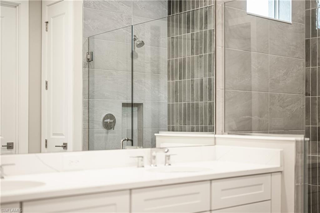 SEVEN SHORES - Residential
