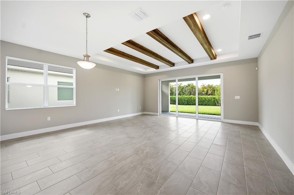 SEVEN SHORES - Residential