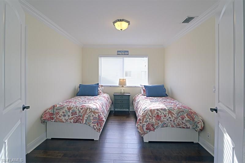 VILLAGES AT EMERALD LAKES - Residential Lease