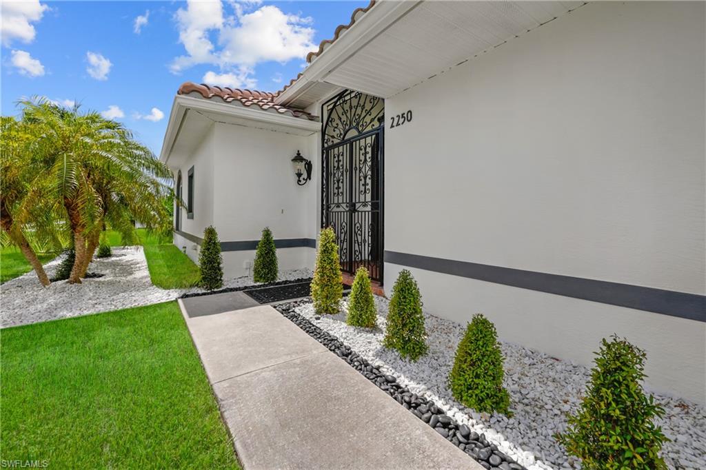 CAPE CORAL - Residential
