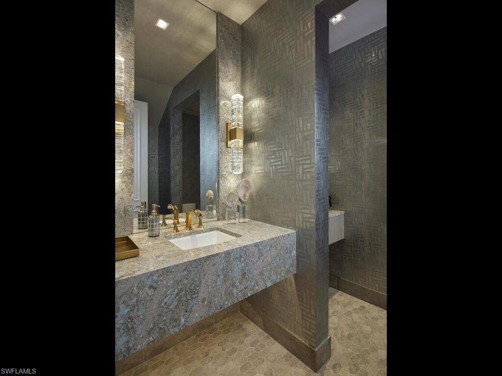 AQUALANE SHORES - Residential