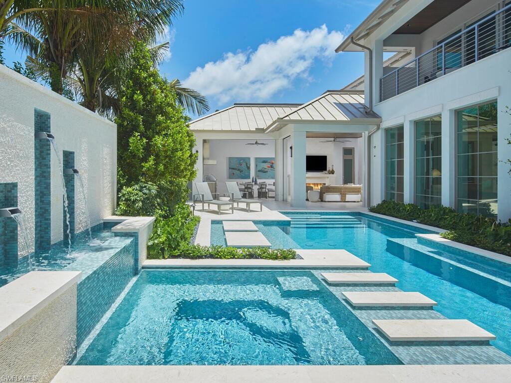AQUALANE SHORES - Residential