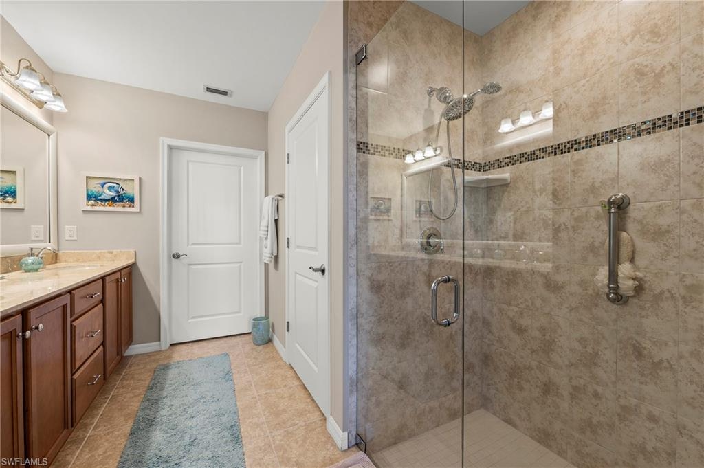 COACH HOMES AT LIVINGSTON LAKES - Residential
