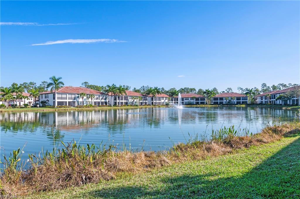 COACH HOMES AT LIVINGSTON LAKES - Residential