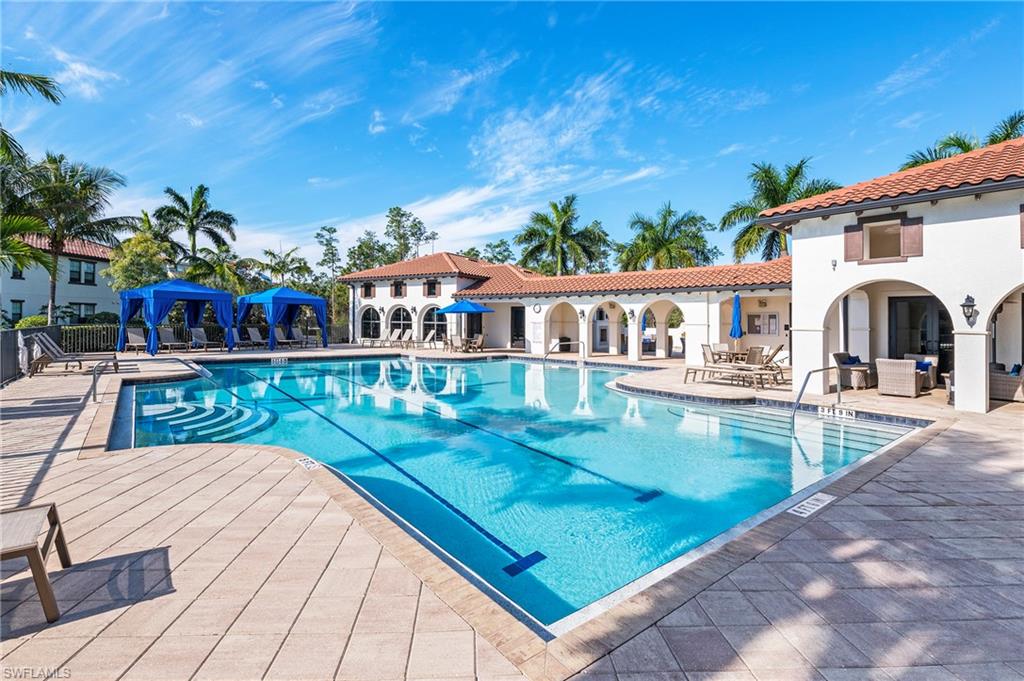 COACH HOMES AT LIVINGSTON LAKES - Residential
