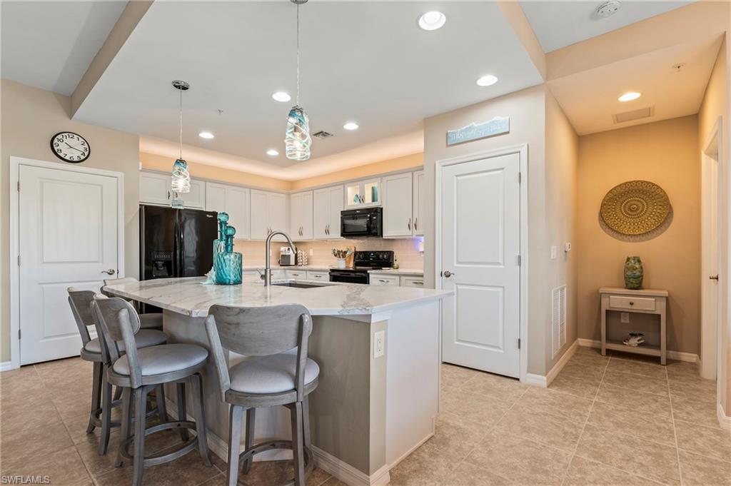 COACH HOMES AT LIVINGSTON LAKES - Residential