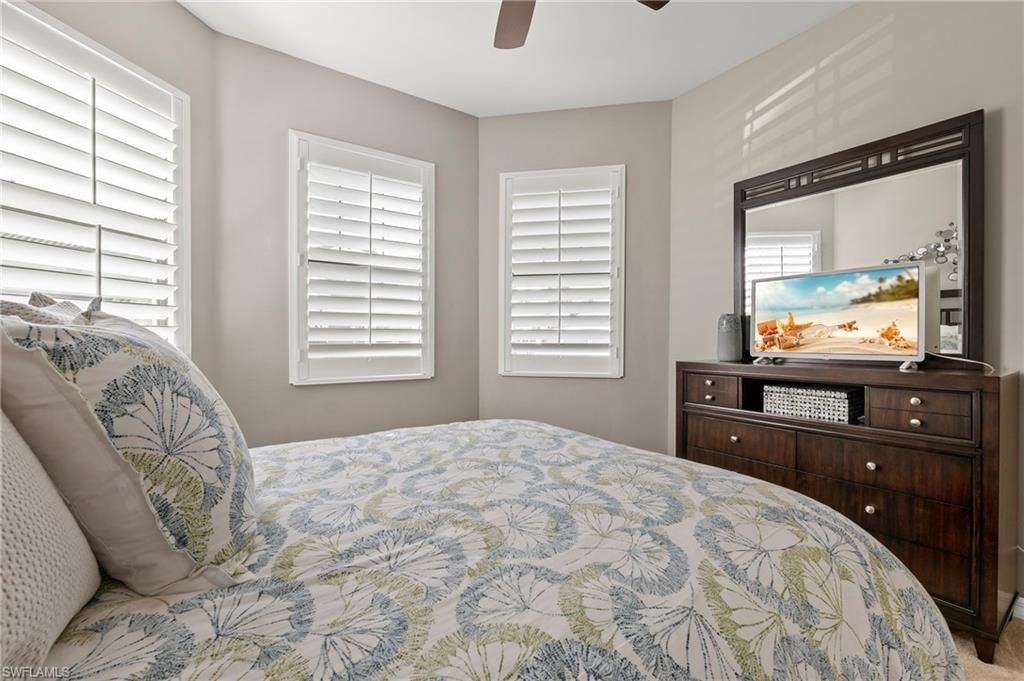 COACH HOMES AT LIVINGSTON LAKES - Residential