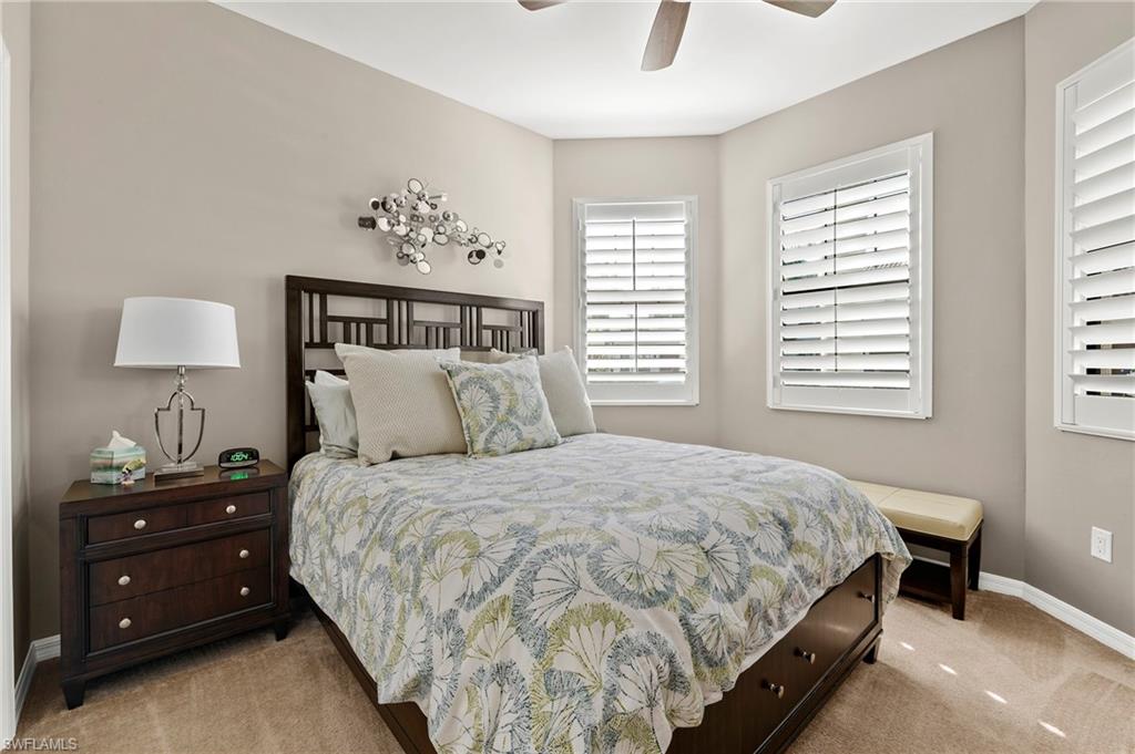 COACH HOMES AT LIVINGSTON LAKES - Residential