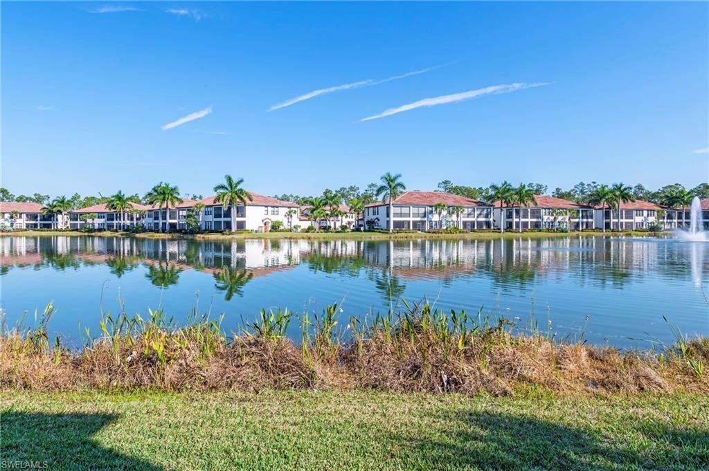 COACH HOMES AT LIVINGSTON LAKES - Residential