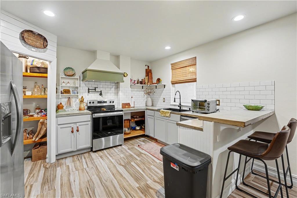 FORT DENAUD ACRES - Residential