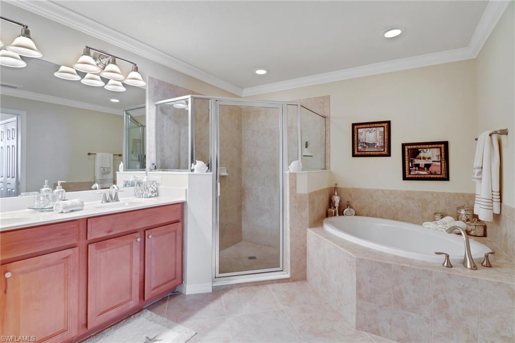 COACH HOMES AT HERITAGE BAY - Residential