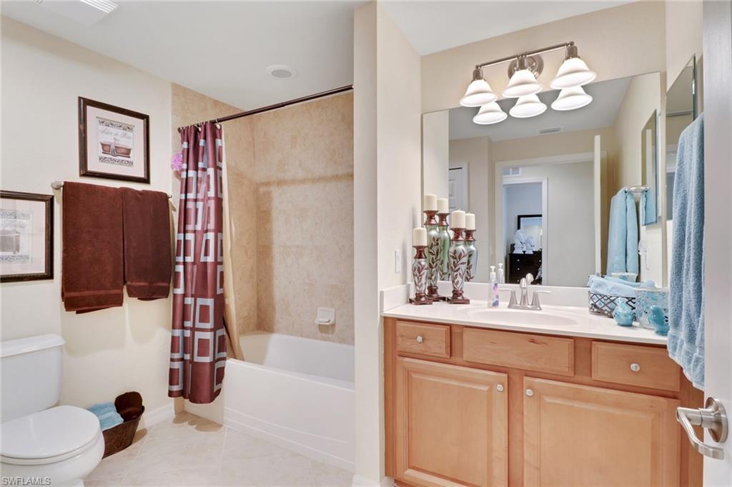 COACH HOMES AT HERITAGE BAY - Residential