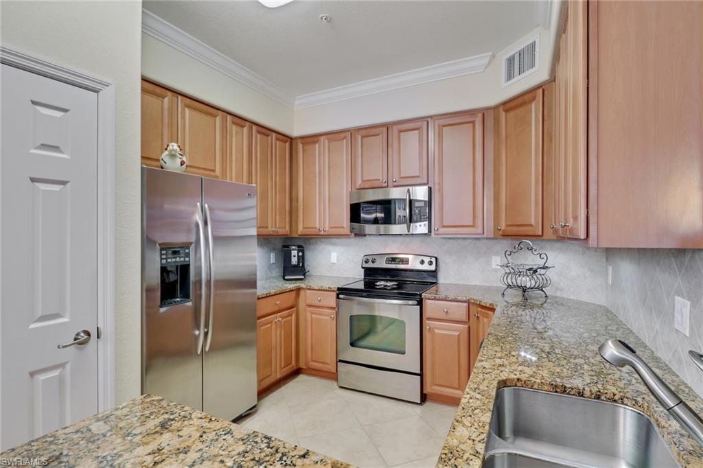 COACH HOMES AT HERITAGE BAY - Residential