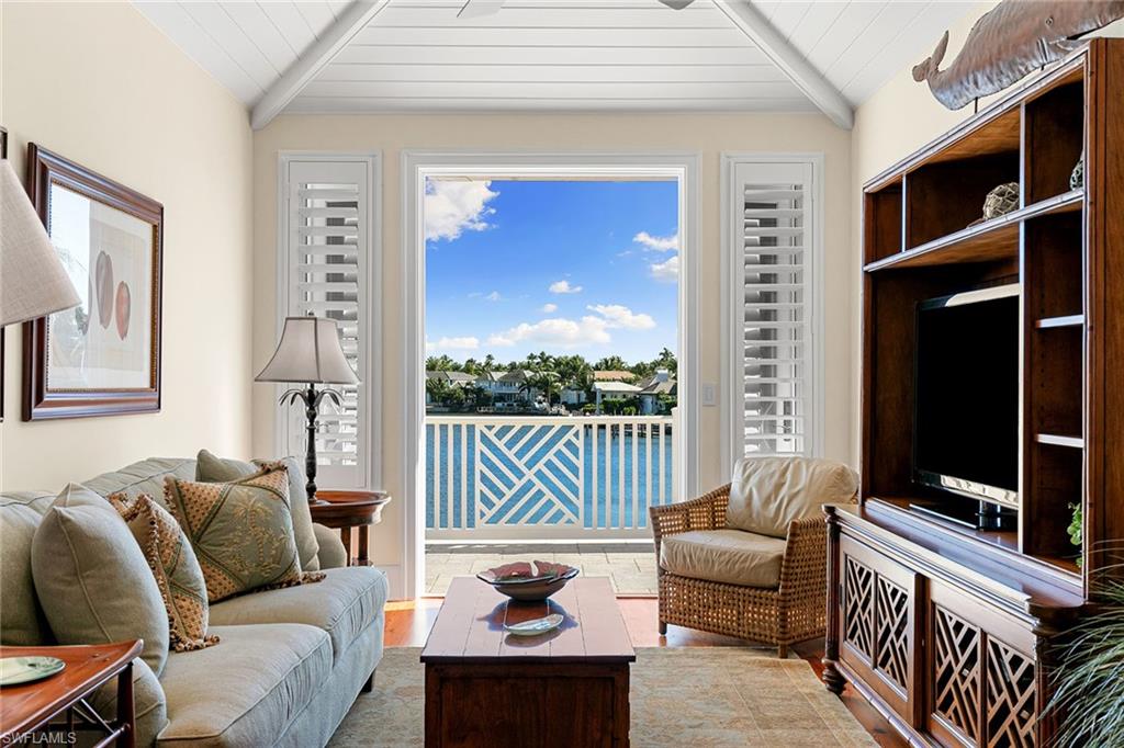 AQUALANE SHORES - Residential