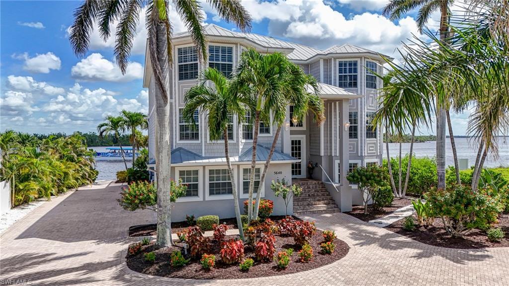 HOLIDAY HEIGHTS - Residential