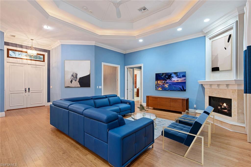 MOORINGS - Residential