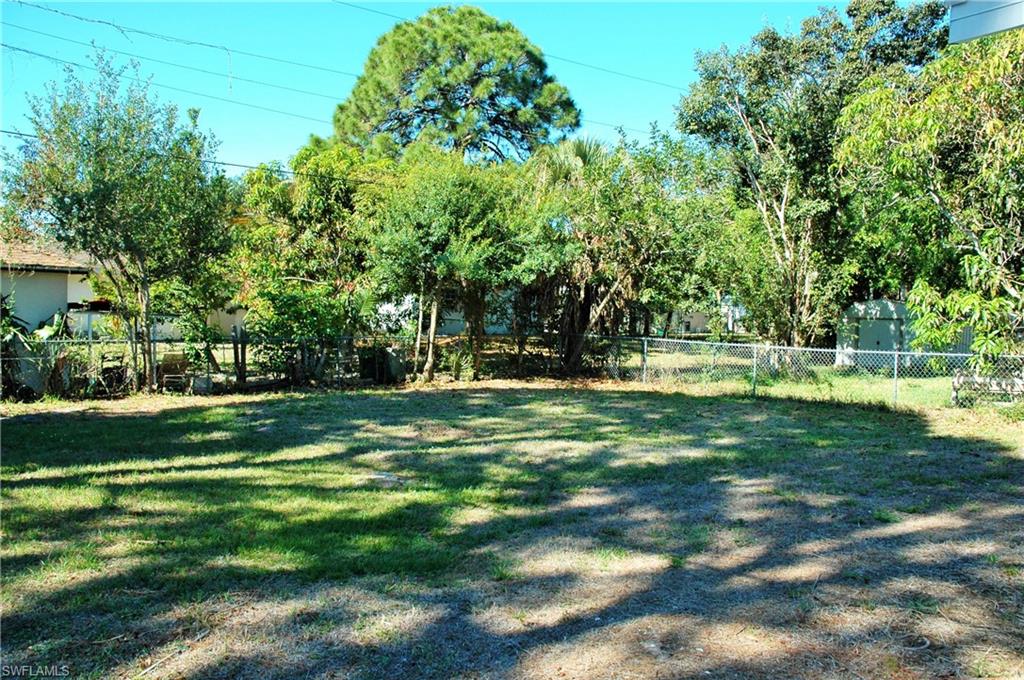 NAPLES PARK - Residential